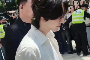 王一博上海现身状态引关注 粉丝心疼其疲惫浮肿