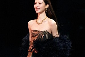 唐嫣钟楚曦同框对比：谁更胜一筹？