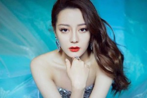 迪丽热巴《九万字》舞蹈惊艳全网，热搜引爆粉丝热议