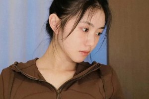 刘浩存素颜惊艳，张艺谋力挺引热议