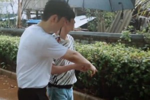 黄晓明真实身高曝光，与何炅同框对比真相