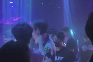 柯淳酒吧蹦迪引热议：短剧顶流的真实人设与演技争议